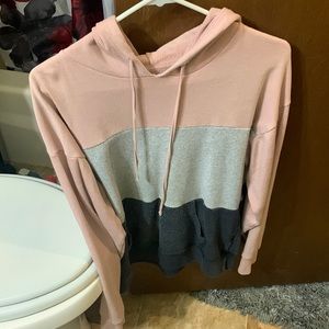 American eagle sweatshirt size small but fits like a medium - a little stretchy